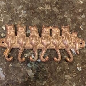 Cat motif key holder for wall mount.